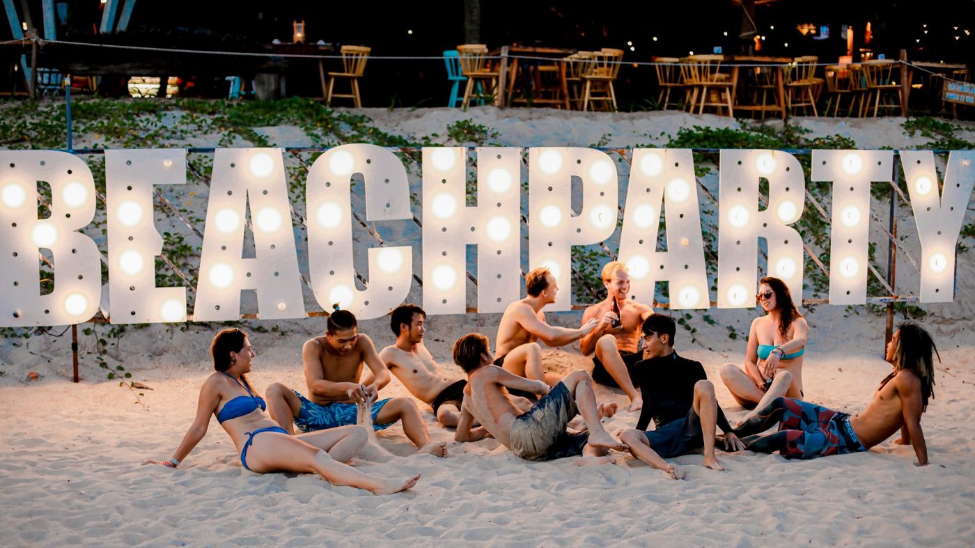 Hội Tụ Sắc Màu Caribe: Coco Beach Camp 2 Ngày ĐÀ NẴNG - HỘI AN - HUẾ